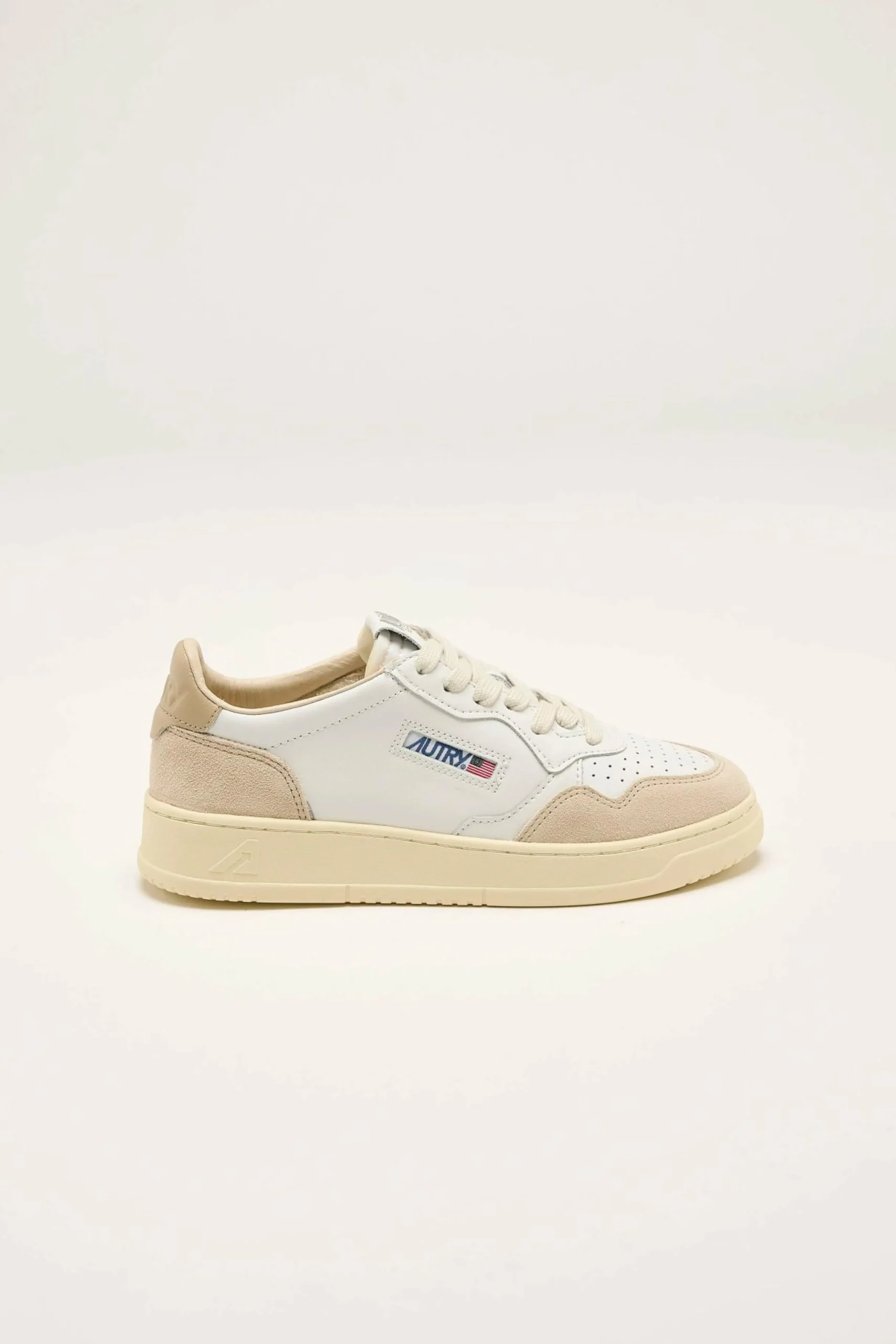 AUTRY Medalist Low For Women