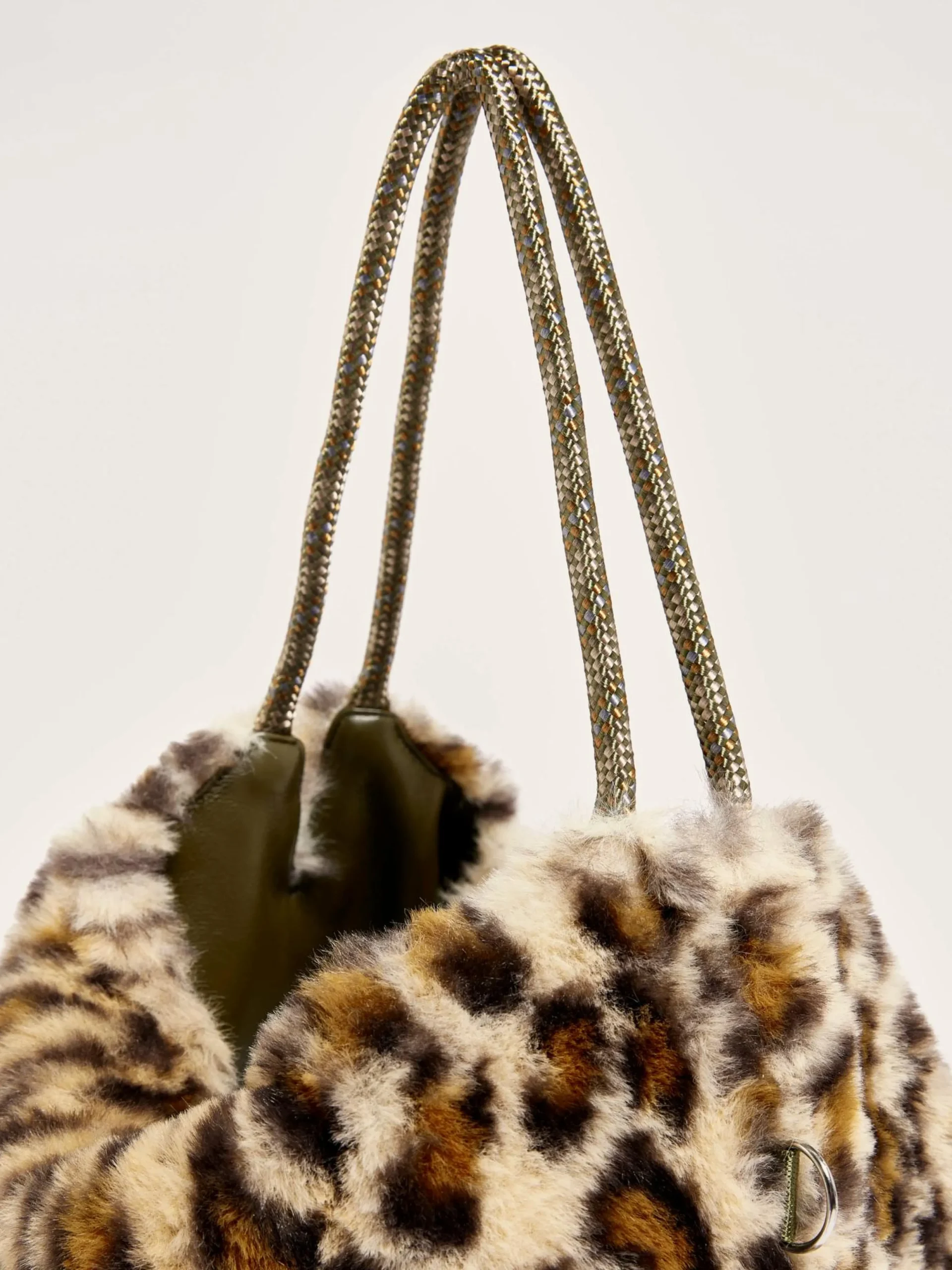 Helmin Tas