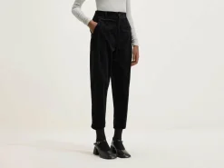NICHOLSON & NICHOLSON Sand Boyfriend Corduroy Broek